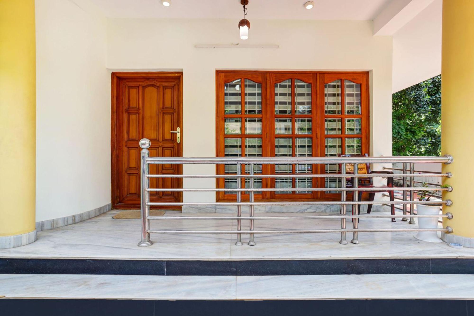 Super Hotel O Lm Residency Thiruvananthapuram Buitenkant foto