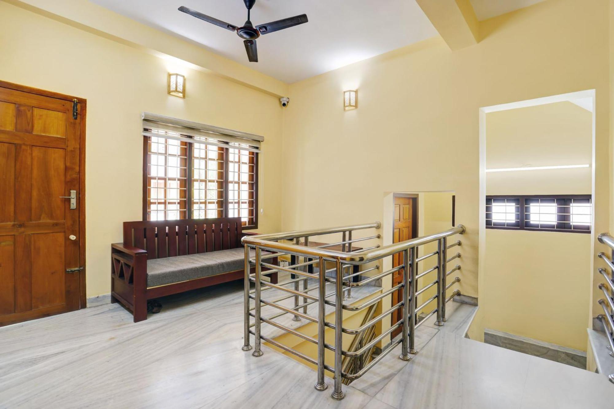 Super Hotel O Lm Residency Thiruvananthapuram Buitenkant foto