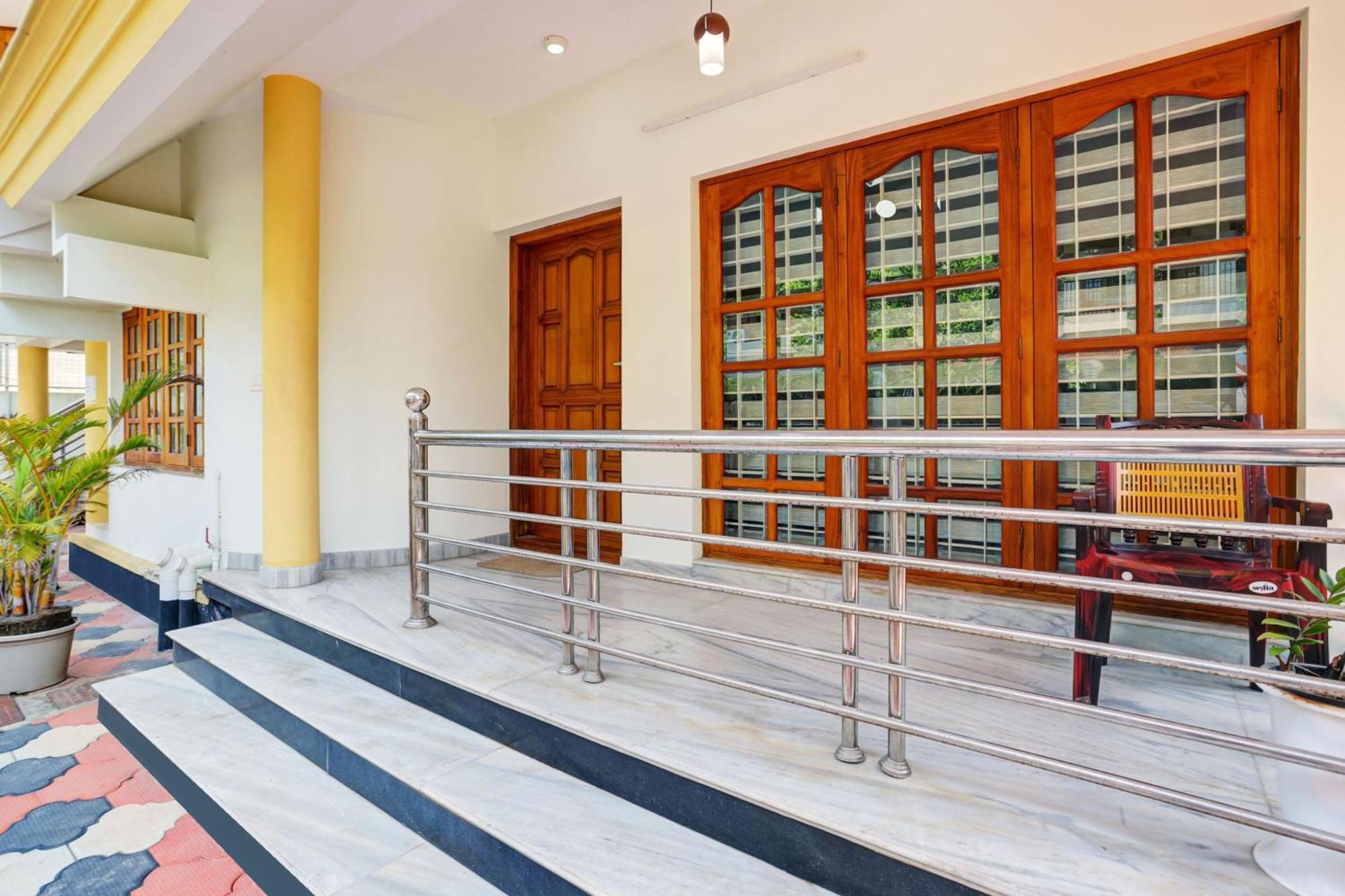 Super Hotel O Lm Residency Thiruvananthapuram Buitenkant foto